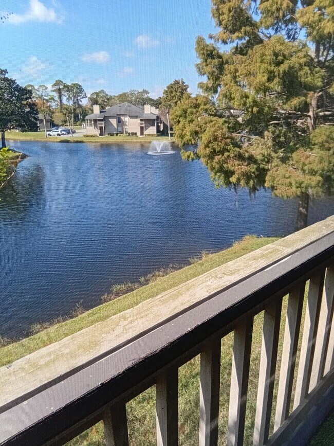 Building Photo - 10200 Belle Rive Blvd