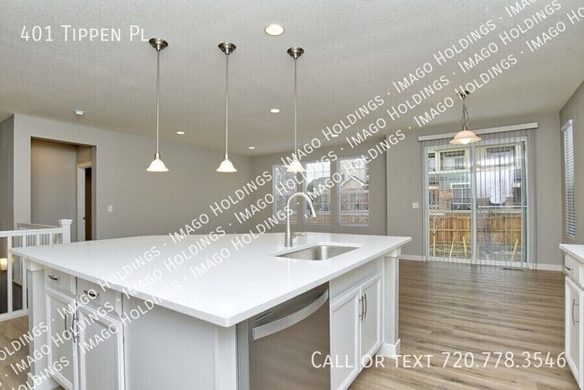 Building Photo - 401 Tippen Pl