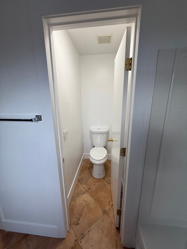 Building Photo - 6752 Lookout Lodge Ln