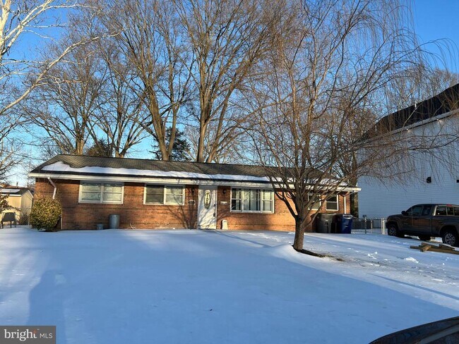 Building Photo - 7925 Ashboro Dr