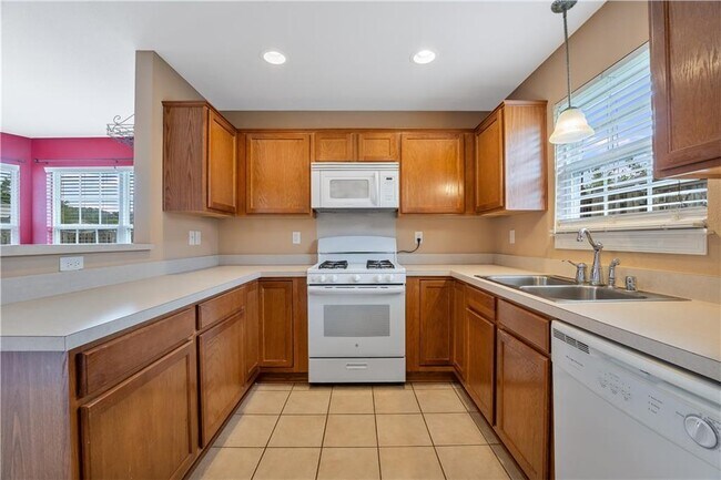 Building Photo - 3509 SW Carriageway Ave