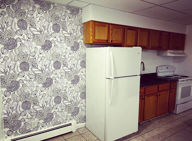 Building Photo - 502 Vale Ave