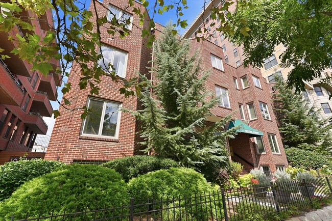 Building Photo - 1625 Q St NW