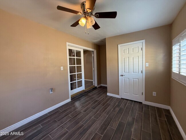 Building Photo - 5110 W Wood Dr