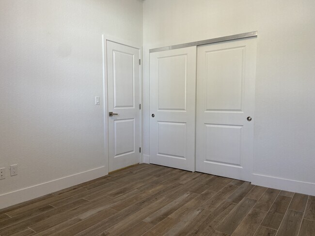 Building Photo - 401 Bella Sol Way