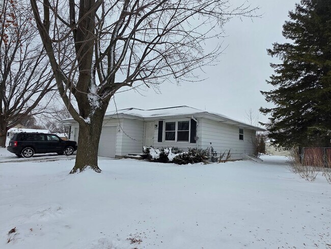 Primary Photo - 1213-1215-1215 S Erie St