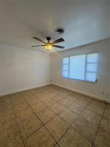 Building Photo - 930 Emerald Dr
