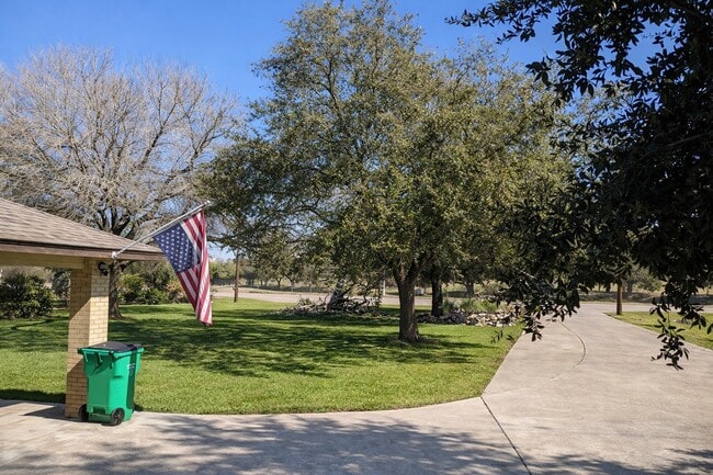 Building Photo - 5315 Bayway Dr