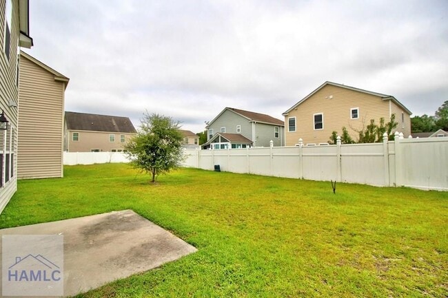 Building Photo - 207 Bender St