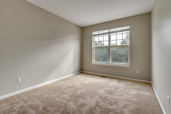Building Photo - 1423 Canterfield Pkwy W