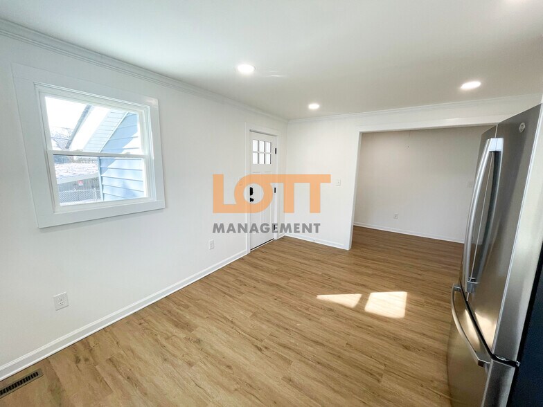 Building Photo - 603 Cedar Lane Rd