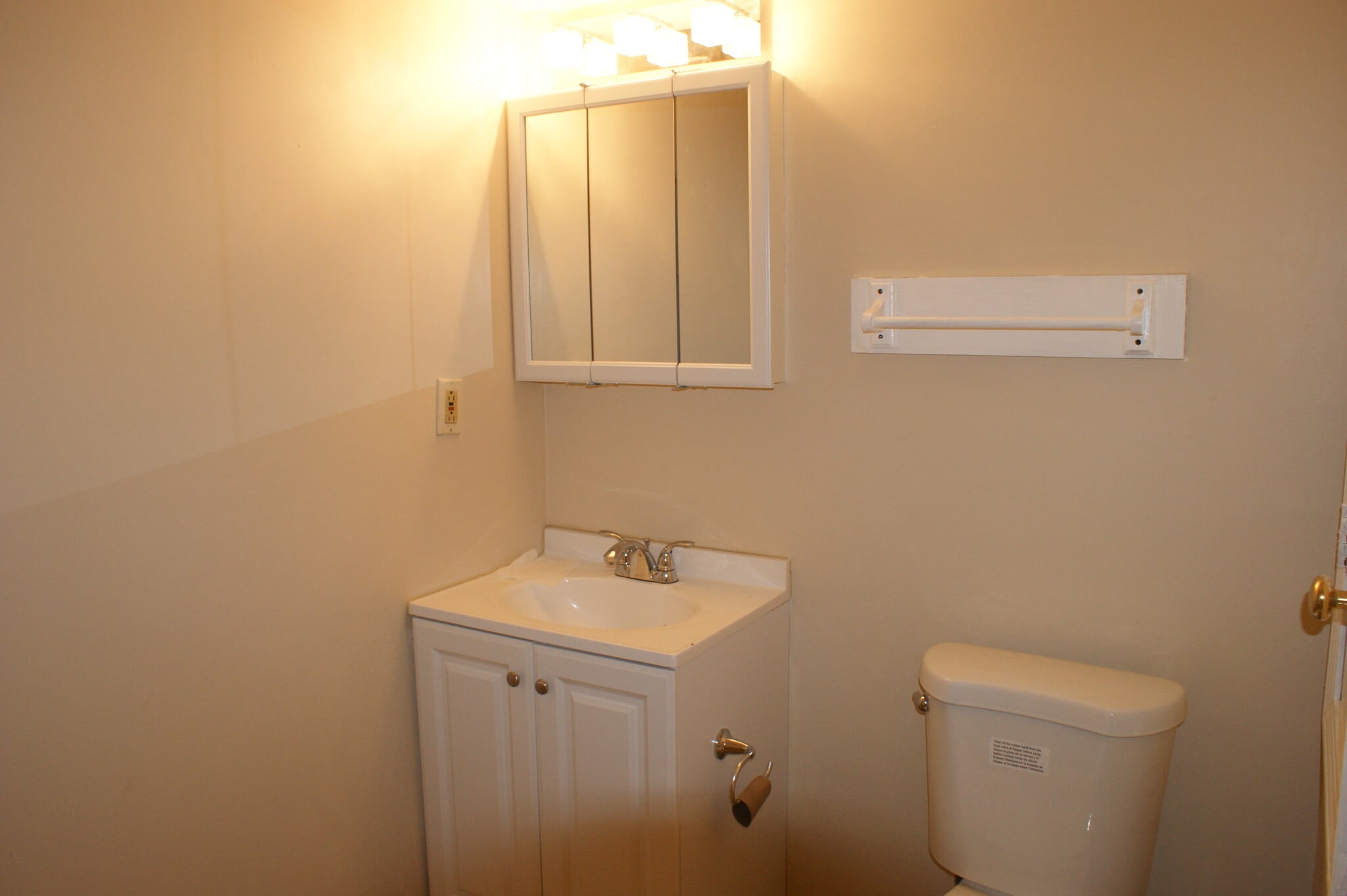 Building Photo - 25 Meadow Pond Dr