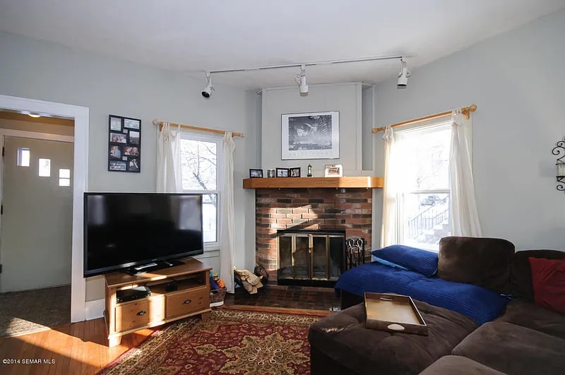 Building Photo - 301 15th Ave SW