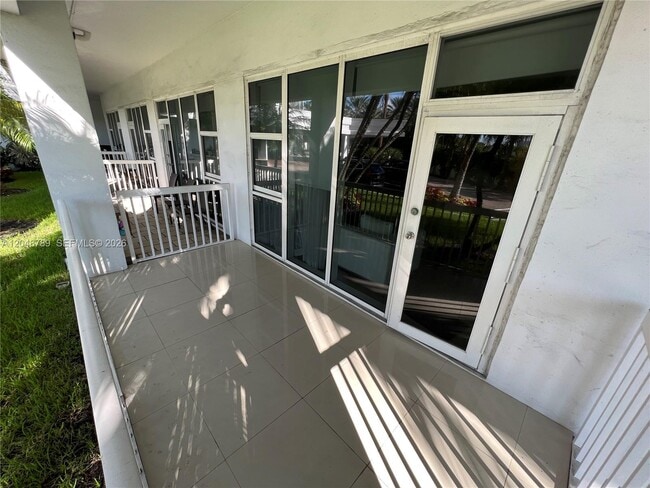 Building Photo - 10275 Collins Ave