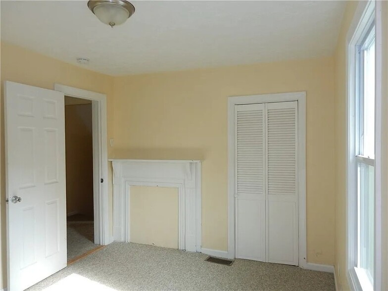 Building Photo - 2408 Eiler Ave