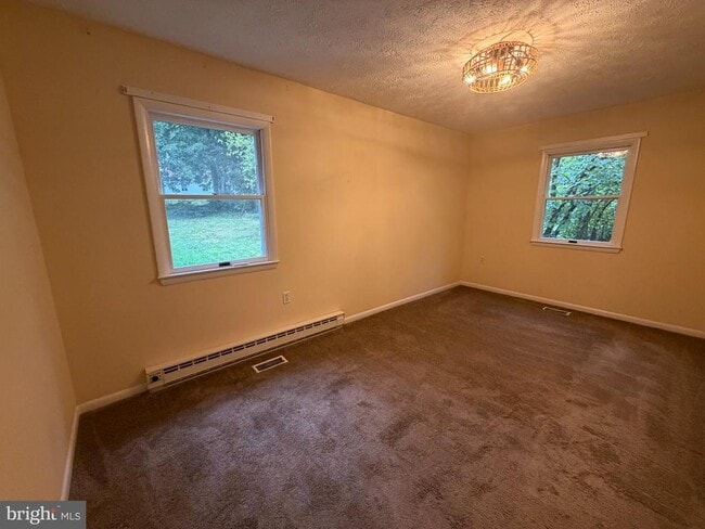 Building Photo - 23 Montague Cir