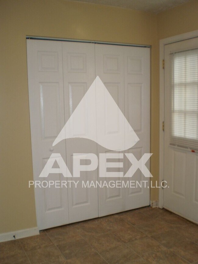 Building Photo - Nice 2 Bd | 1.5 Ba Townhouse in West Knox ...