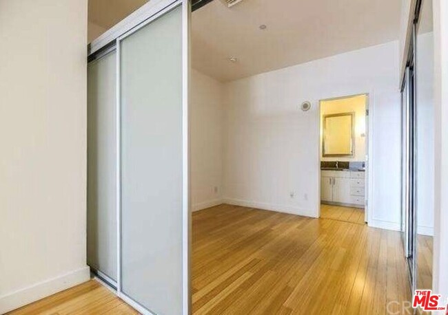 Building Photo - 3810 Wilshire Blvd