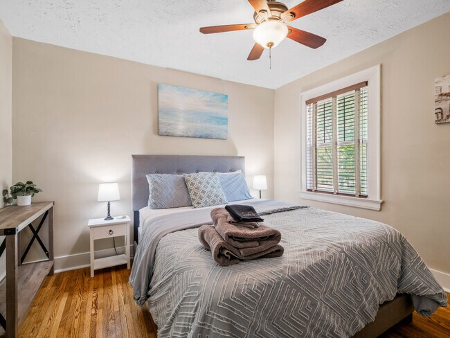 Building Photo - 3222 West Blvd