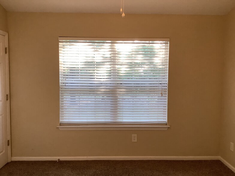 Building Photo - 7204 Weavers Way