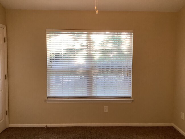 Building Photo - 7204 Weavers Way