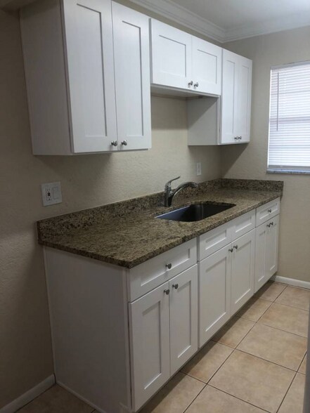 Building Photo - 1611 Green Ln
