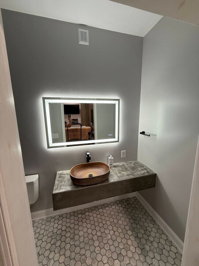 Building Photo - Townhouse for Rent in Spring Oaks!