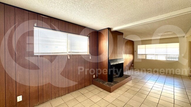 Building Photo - 2662 N 43rd Ave
