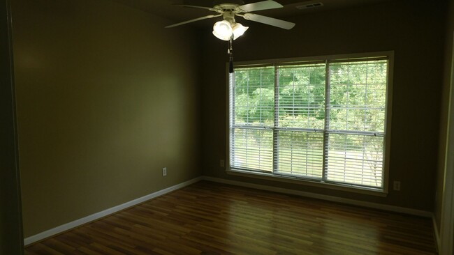 Building Photo - 632 Forest Lakes Dr