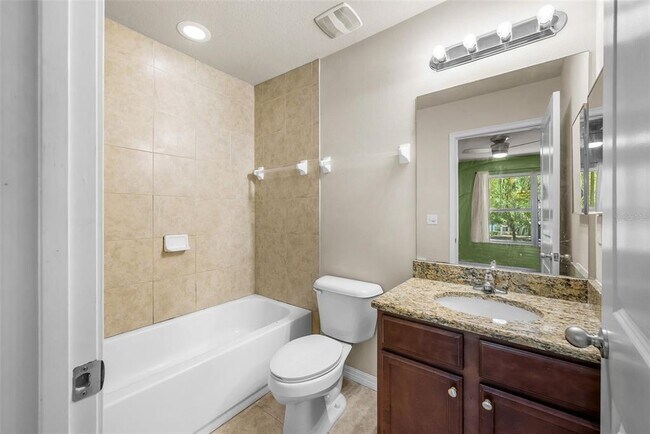 Building Photo - 4605 SW 48th Dr