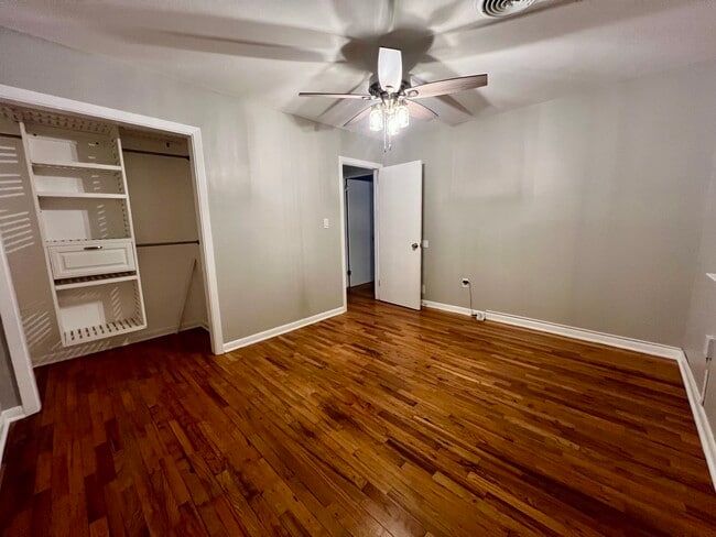 Building Photo - 2110 Croydon Dr