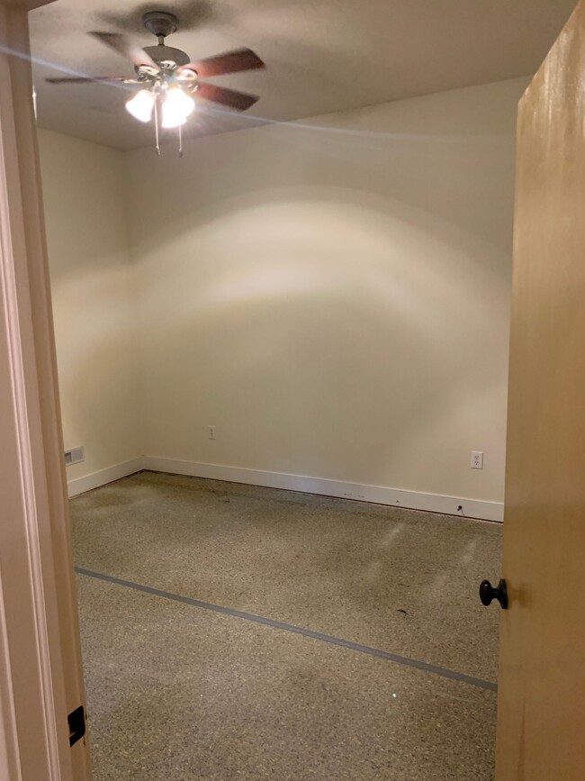 Building Photo - Beautiful 2 Bedroom