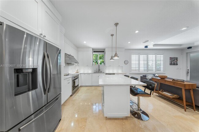 Building Photo - 3922 SW 60th Ave