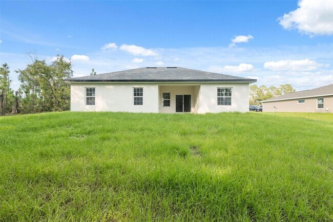 Building Photo - 746 Marion Oaks Manor