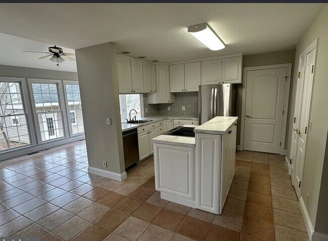 Building Photo - 203 Nottingham Rd