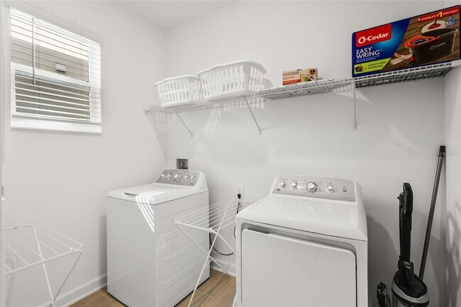 Building Photo - 8931 Takeaway Wy