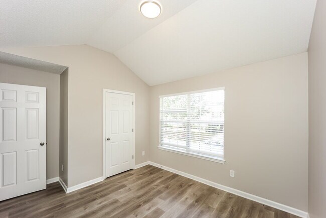 Building Photo - 218 Southwind Ln