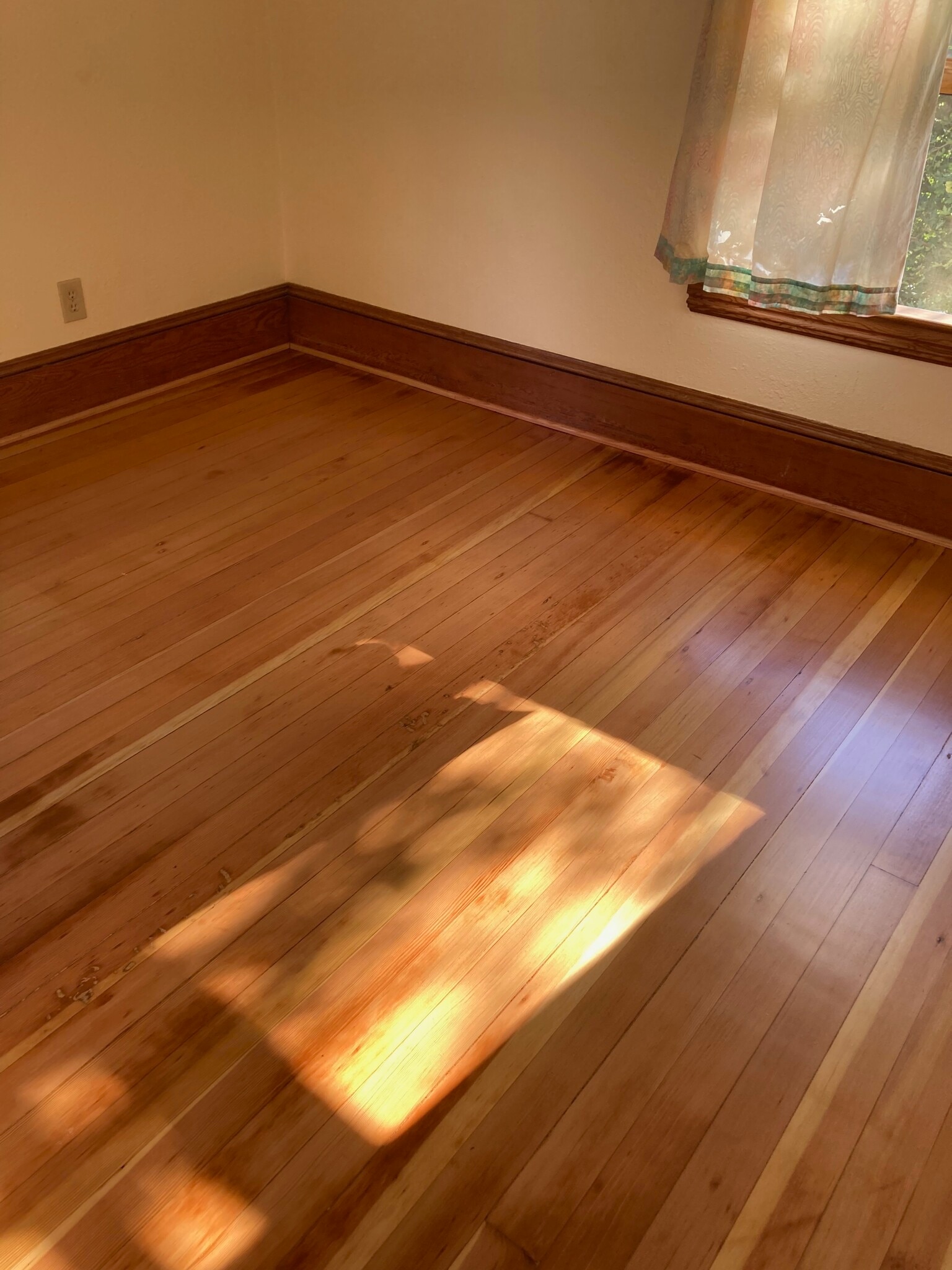 2nd floor SW bedroom refinished fir floor - 4054 NE Rodney Ave