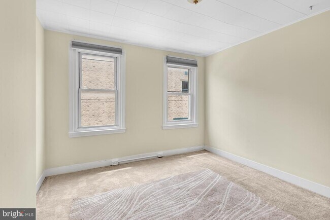 Building Photo - 2033 E Letterly St
