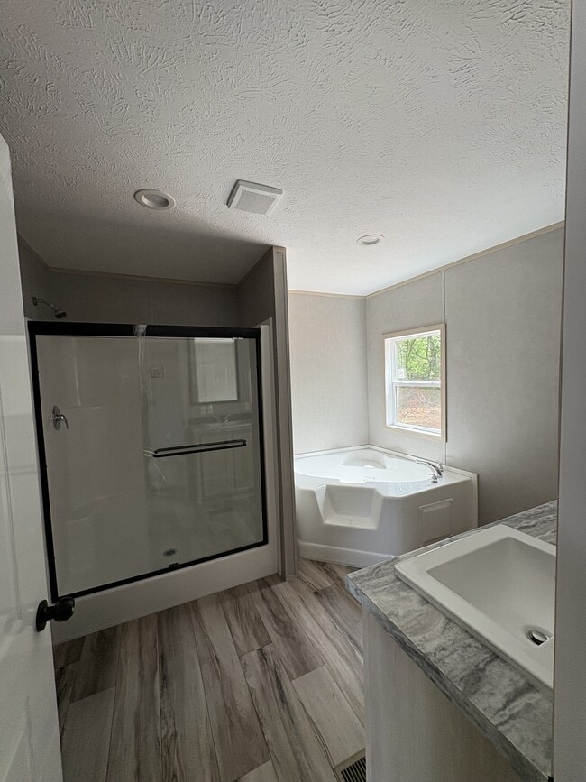 Building Photo - 507 Mercedes St