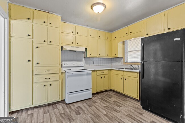 Building Photo - 4010 Emerald Lake Dr