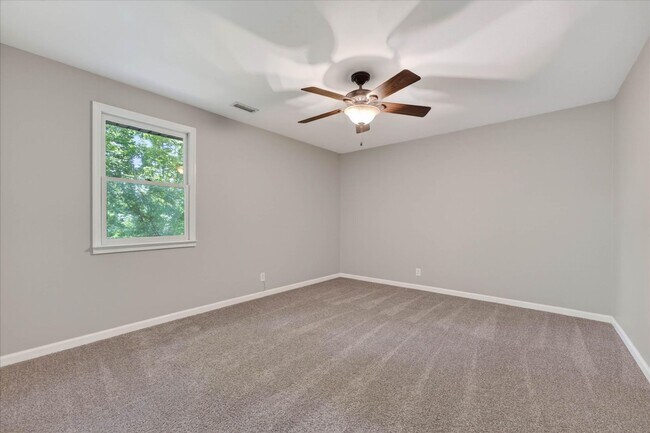 Building Photo - 3 Bedroom 2 1/2 Bath Pet Friendly Home For Rent In Rudolphtown Subdivision!