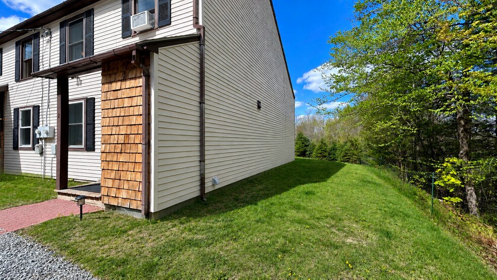 Building Photo - 1278 Weare Rd
