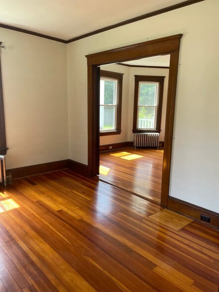 Building Photo - 34 Day Ave