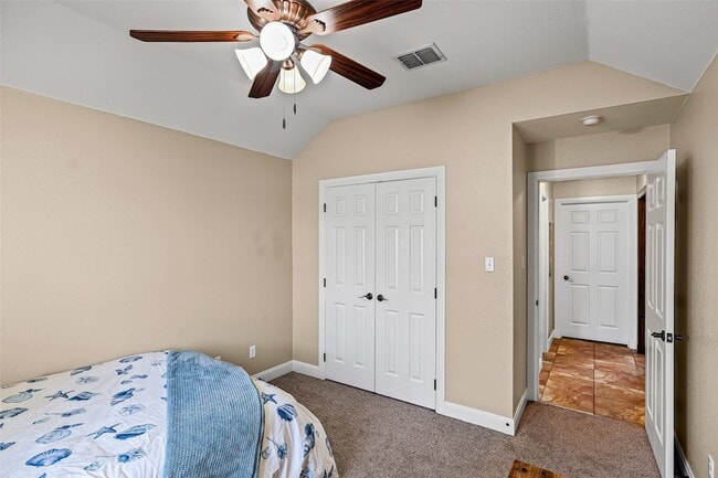 Building Photo - 8918 N Longwood Dr