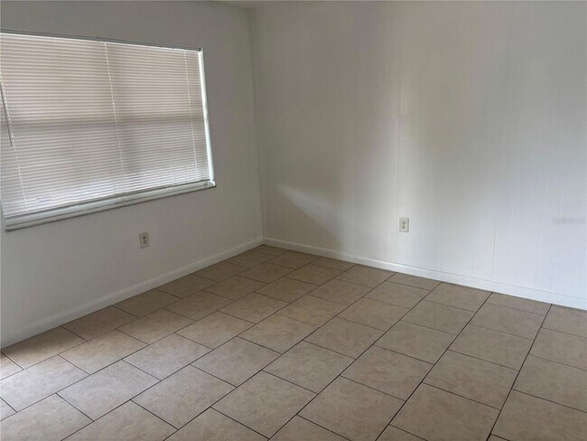 Building Photo - 2501 Harn Blvd