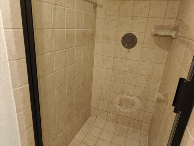 Building Photo - 5551 Twin Rivers Ln