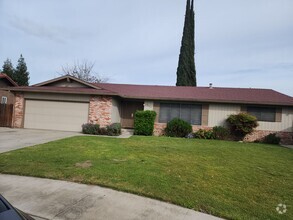 Building Photo - 3 Bedroom, 2 Bathrooms, 2 Car Garage, Den/...