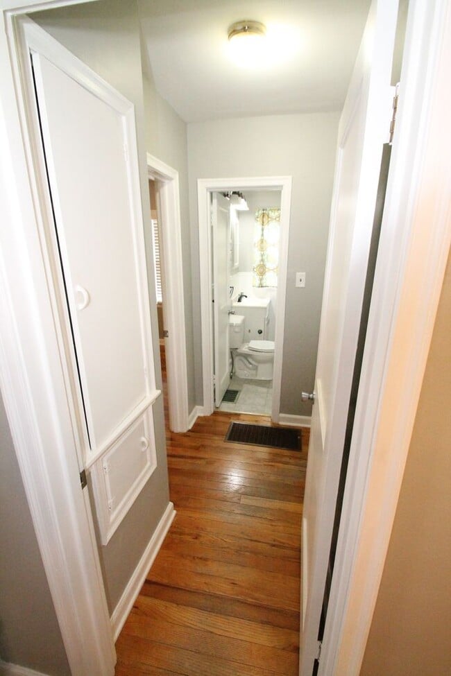 Building Photo - This 4br, 2bth home is for someone who wants way more than they pay for. SO Nice!