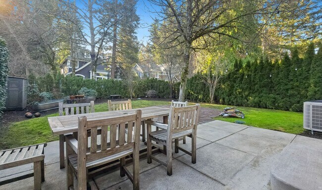 Building Photo - Stylish 4 Bedroom Layout with Office and Bonus Room